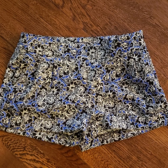 Floral Shorts - Picture 1 of 1